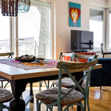 Apartment Urban Utopia *